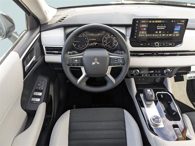 new 2025 Mitsubishi Outlander car, priced at $30,209