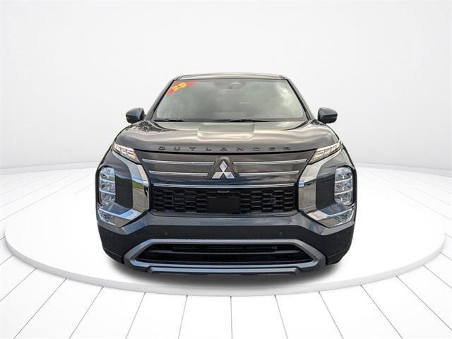 new 2025 Mitsubishi Outlander car, priced at $29,721