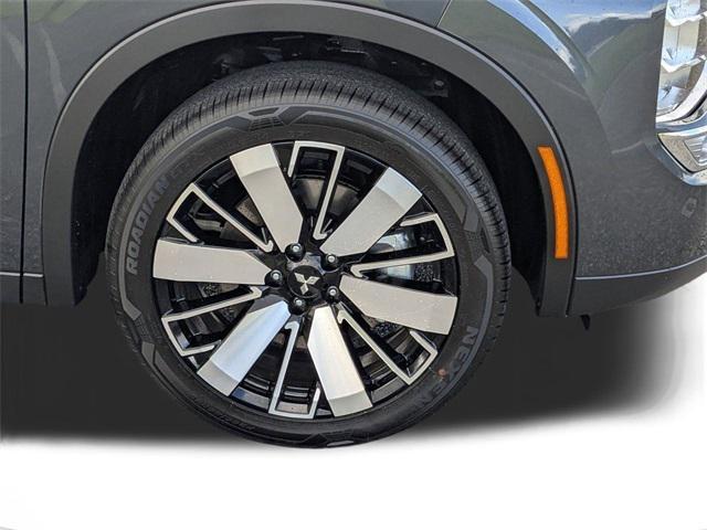 new 2025 Mitsubishi Outlander car, priced at $29,721