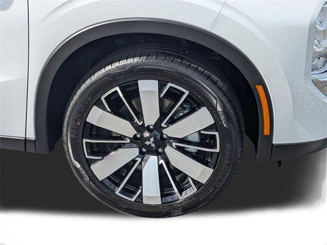 new 2025 Mitsubishi Outlander car, priced at $30,209