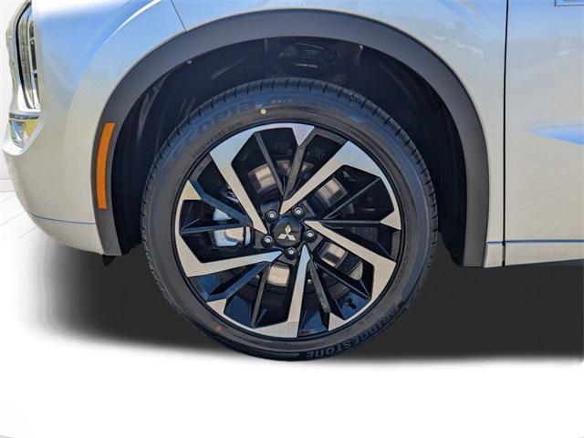 new 2025 Mitsubishi Outlander PHEV car, priced at $41,905