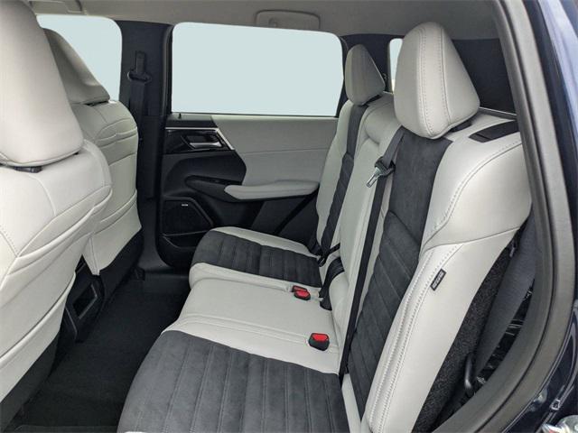 new 2025 Mitsubishi Outlander car, priced at $29,721