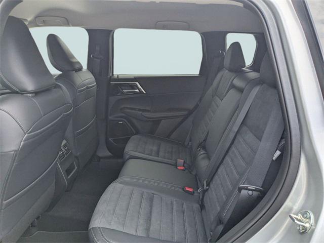 new 2025 Mitsubishi Outlander car, priced at $29,721