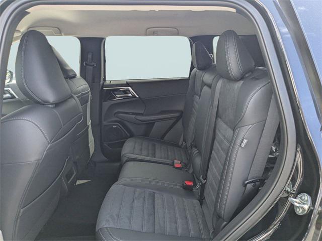 new 2025 Mitsubishi Outlander car, priced at $29,721