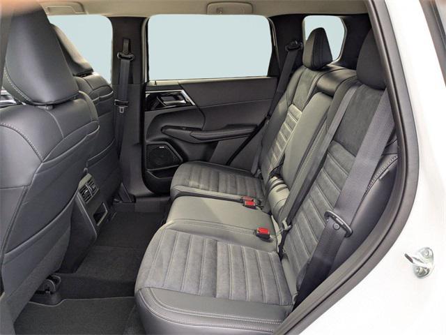 new 2025 Mitsubishi Outlander car, priced at $30,463