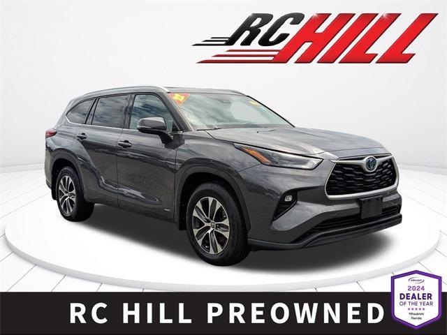used 2022 Toyota Highlander Hybrid car, priced at $33,000