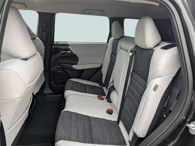 new 2025 Mitsubishi Outlander car, priced at $30,008