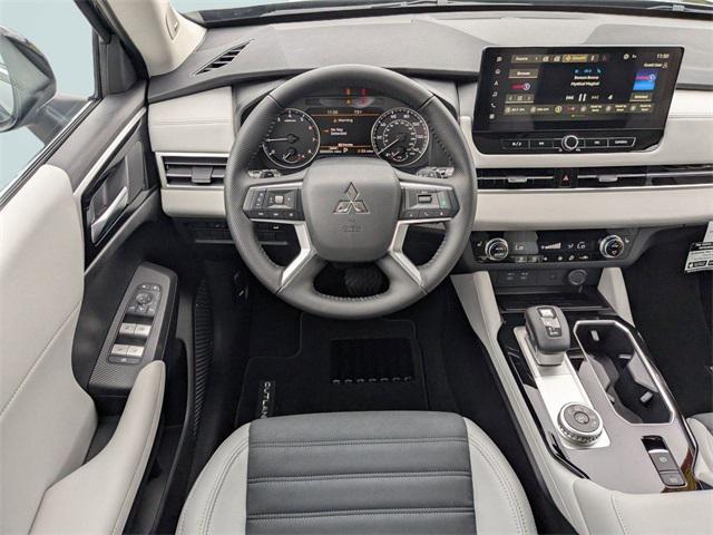 new 2025 Mitsubishi Outlander car, priced at $30,008