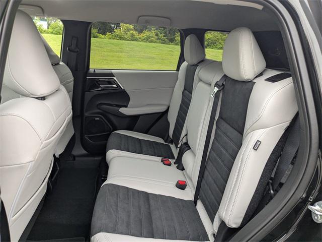 new 2025 Mitsubishi Outlander car, priced at $28,178