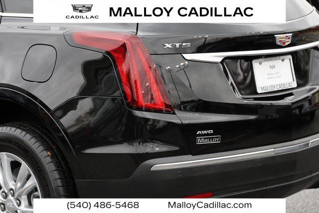 used 2025 Cadillac XT5 car, priced at $43,190