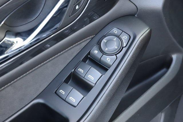 used 2023 Chevrolet Traverse car, priced at $45,900