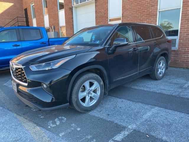 used 2021 Toyota Highlander car, priced at $24,995
