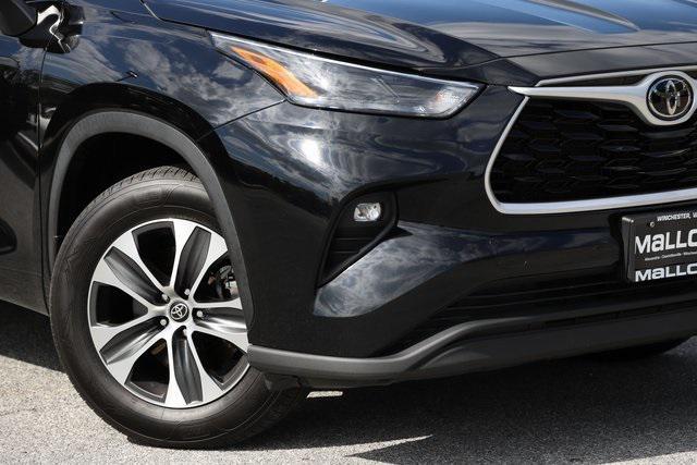 used 2022 Toyota Highlander car, priced at $28,495