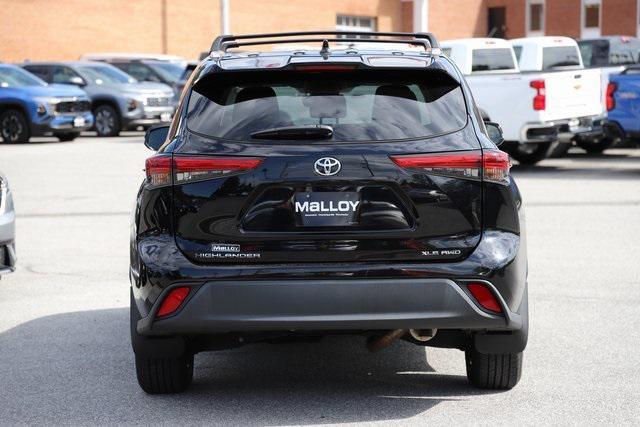 used 2022 Toyota Highlander car, priced at $28,495