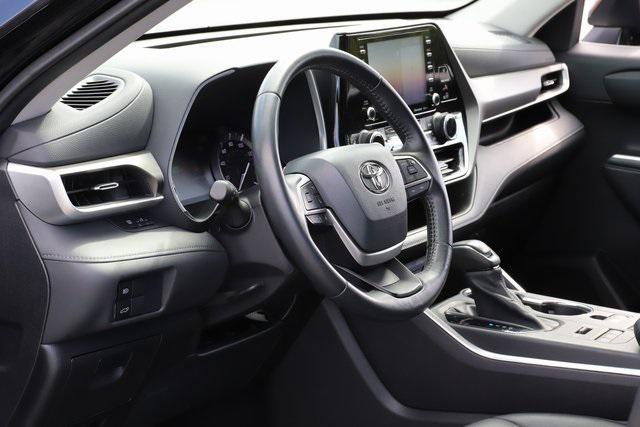 used 2022 Toyota Highlander car, priced at $28,495