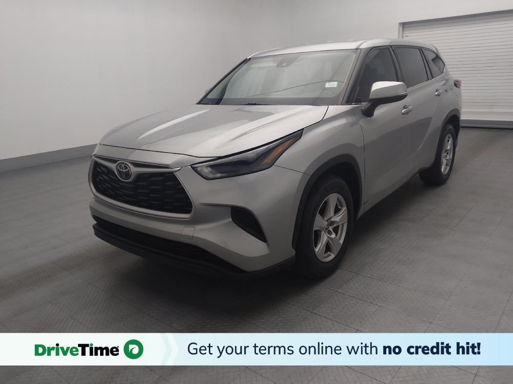 used 2022 Toyota Highlander car, priced at $26,495