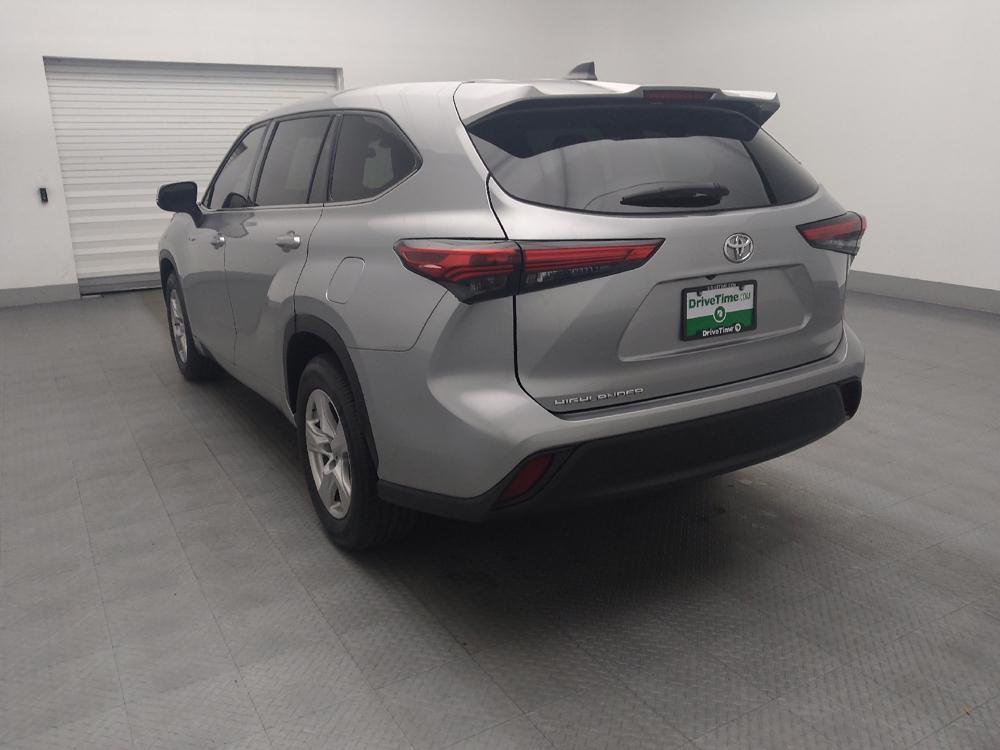 used 2022 Toyota Highlander car, priced at $26,495
