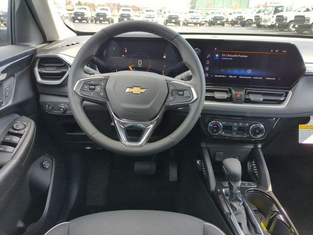 new 2025 Chevrolet TrailBlazer car, priced at $28,573