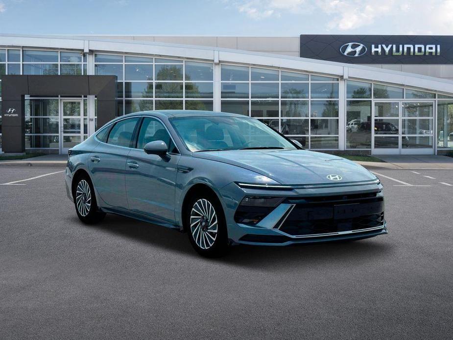 new 2024 Hyundai Sonata Hybrid car, priced at $36,214