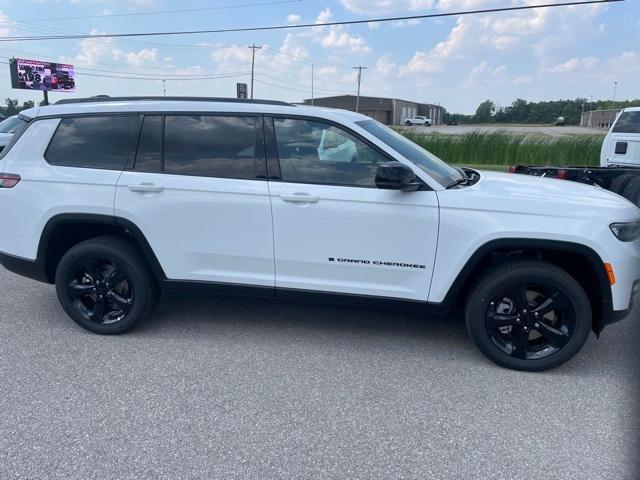 new 2024 Jeep Grand Cherokee L car, priced at $45,768