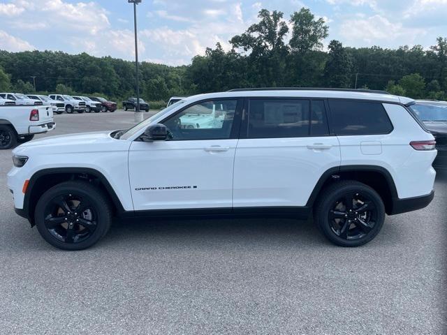 new 2024 Jeep Grand Cherokee L car, priced at $45,768