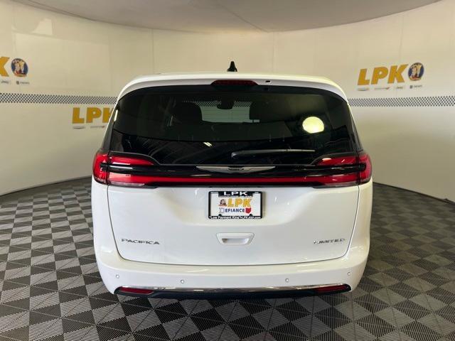 new 2024 Chrysler Pacifica car, priced at $41,861