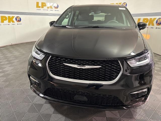 new 2026 Chrysler Pacifica car, priced at $42,020