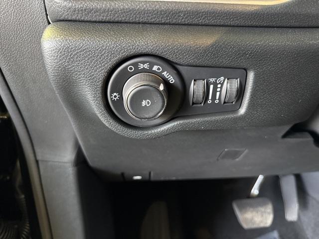 new 2025 Chrysler Pacifica Hybrid car, priced at $53,050