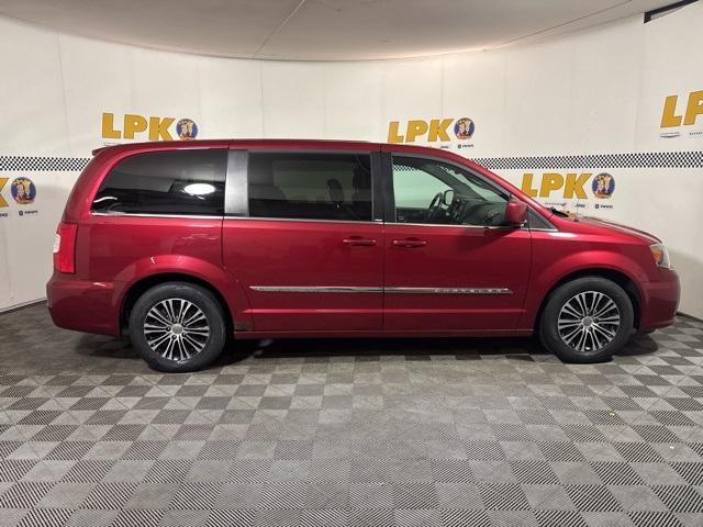 used 2014 Chrysler Town & Country car, priced at $8,436