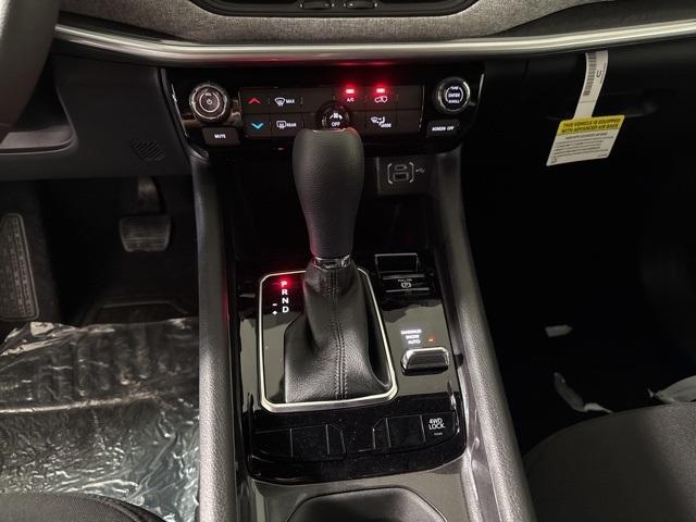 new 2025 Jeep Compass car, priced at $27,400