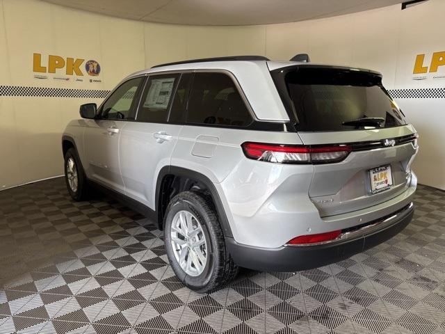 new 2025 Jeep Grand Cherokee car, priced at $40,797