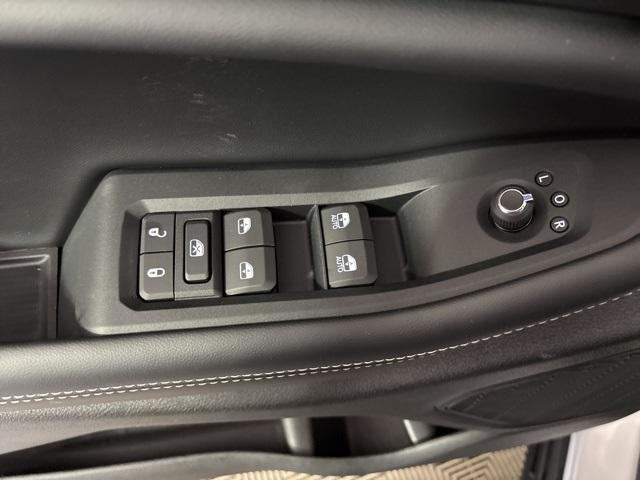 new 2025 Jeep Grand Cherokee car, priced at $40,797