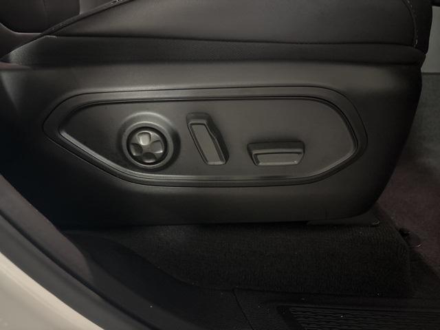 new 2025 Jeep Grand Cherokee car, priced at $39,749