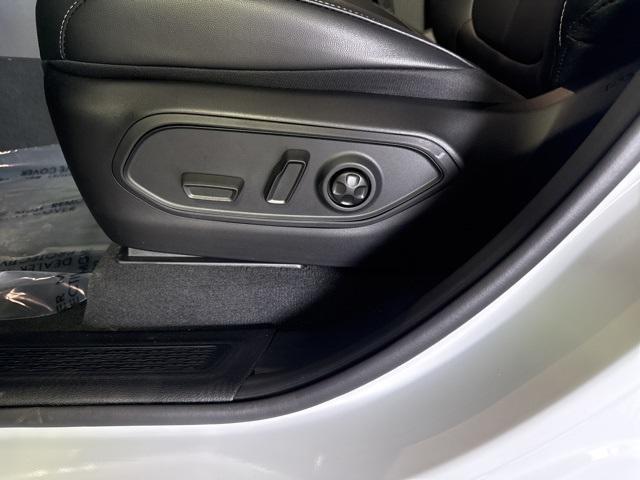 new 2025 Jeep Grand Cherokee car, priced at $42,500