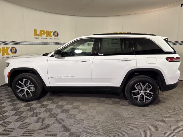 new 2025 Jeep Grand Cherokee car, priced at $46,900