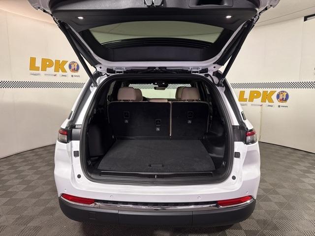new 2025 Jeep Grand Cherokee car, priced at $46,900