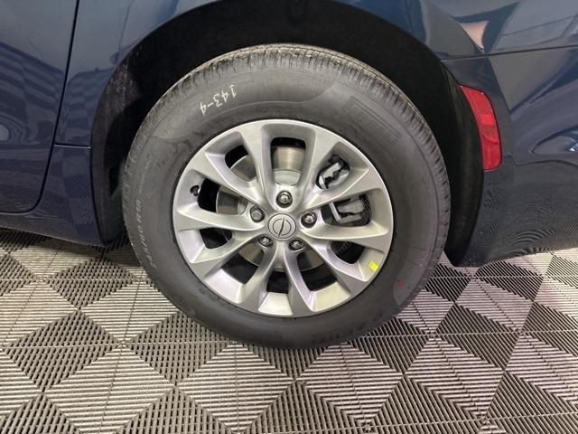 new 2025 Chrysler Pacifica car, priced at $47,935
