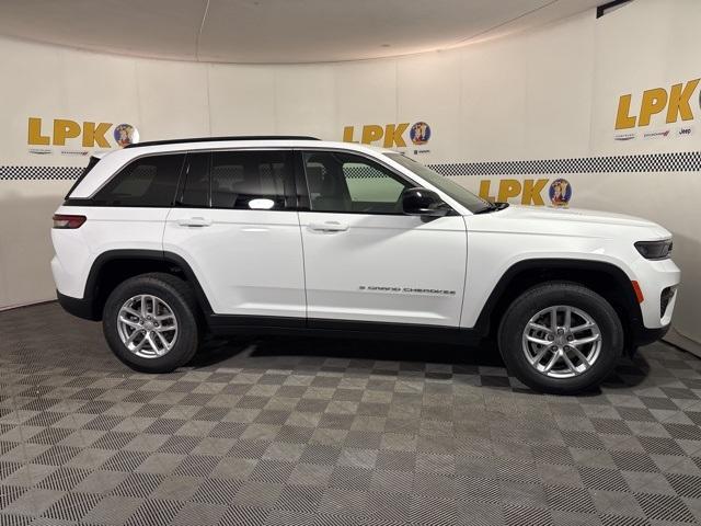 new 2025 Jeep Grand Cherokee car, priced at $43,575