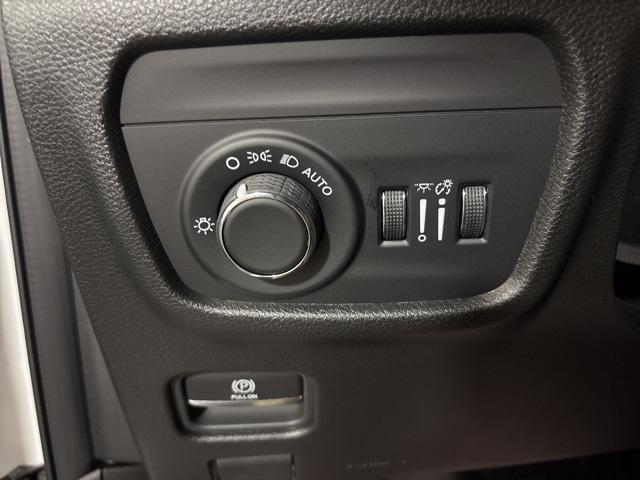 new 2025 Jeep Grand Cherokee car, priced at $43,575