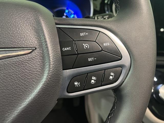 used 2023 Chrysler Pacifica Hybrid car, priced at $29,000