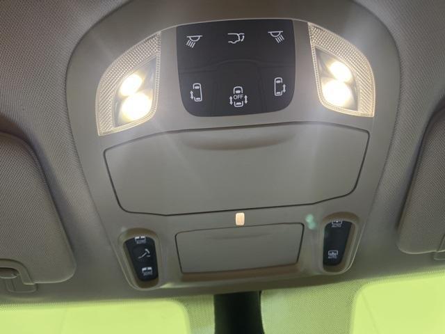 used 2023 Chrysler Pacifica Hybrid car, priced at $29,000