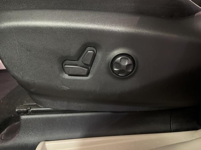 used 2023 Chrysler Pacifica Hybrid car, priced at $29,000