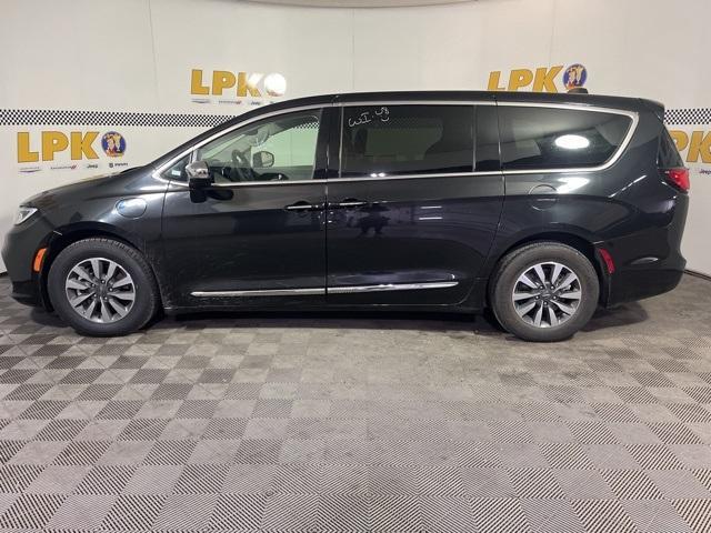 used 2023 Chrysler Pacifica Hybrid car, priced at $29,000