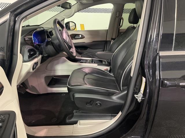 used 2023 Chrysler Pacifica Hybrid car, priced at $29,000