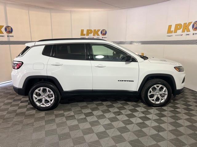 new 2024 Jeep Compass car, priced at $27,998