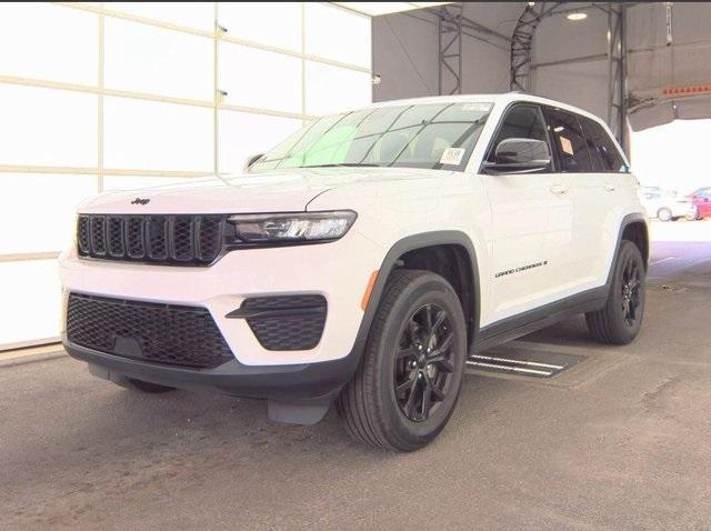 used 2024 Jeep Grand Cherokee car, priced at $32,000