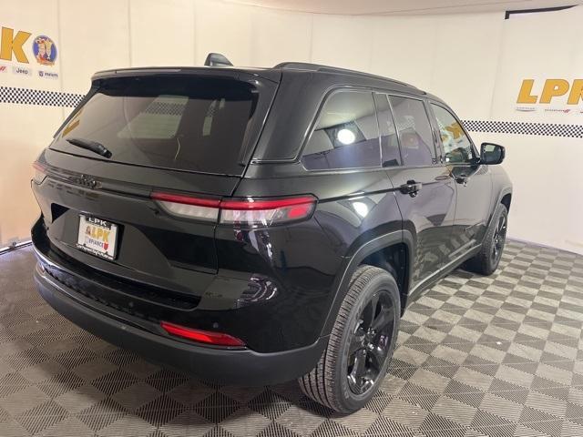 new 2025 Jeep Grand Cherokee car, priced at $41,696