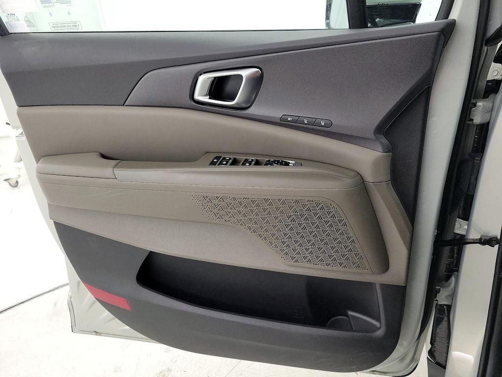 used 2025 Kia Carnival car, priced at $39,998