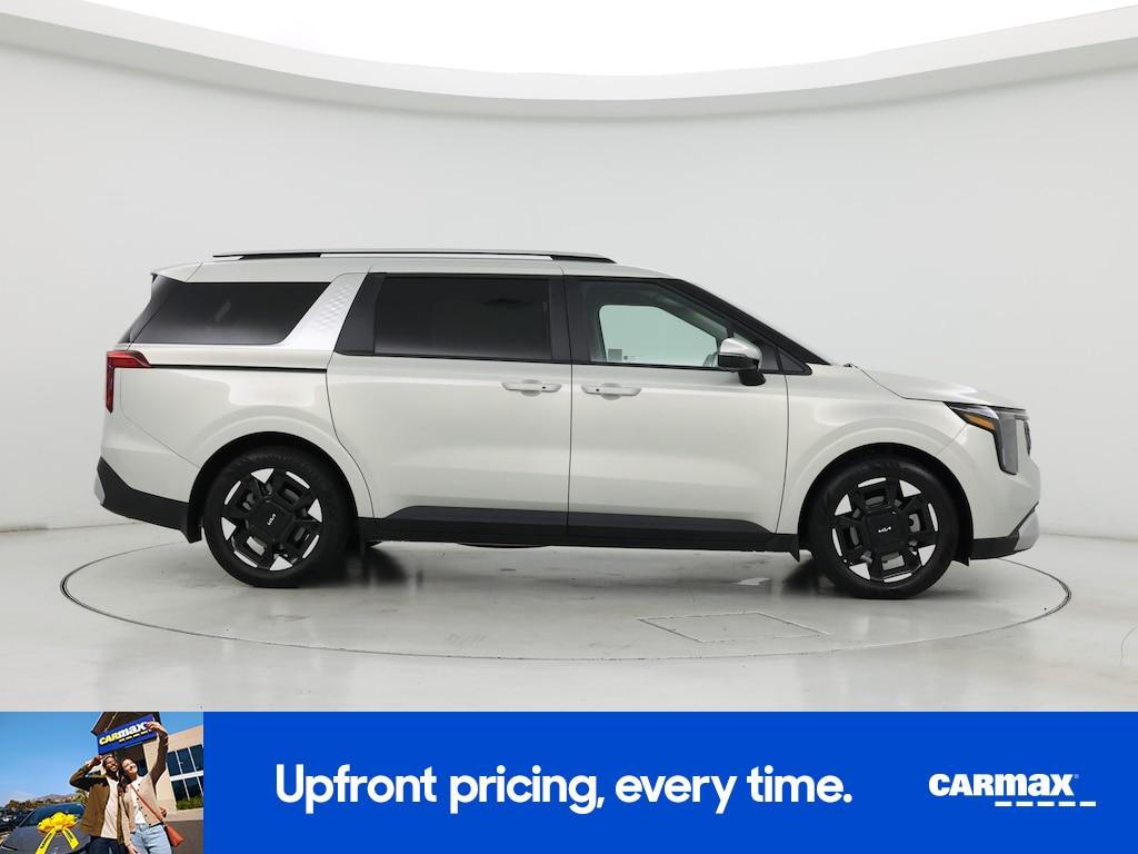 used 2025 Kia Carnival car, priced at $39,998
