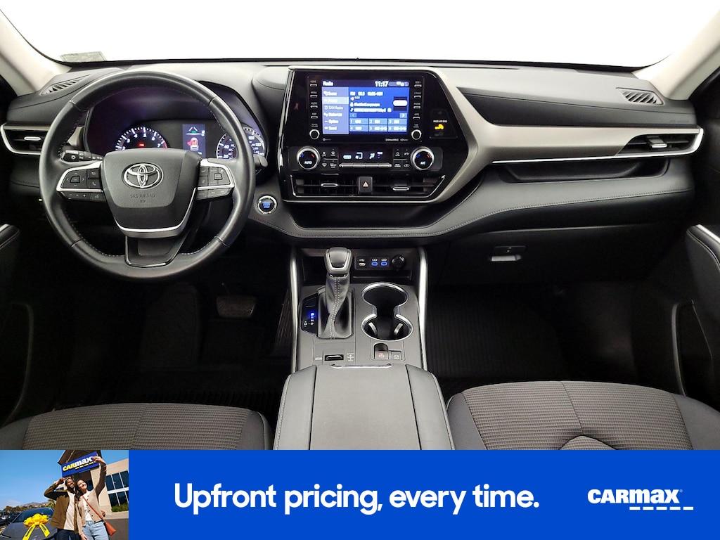 used 2022 Toyota Highlander car, priced at $31,998